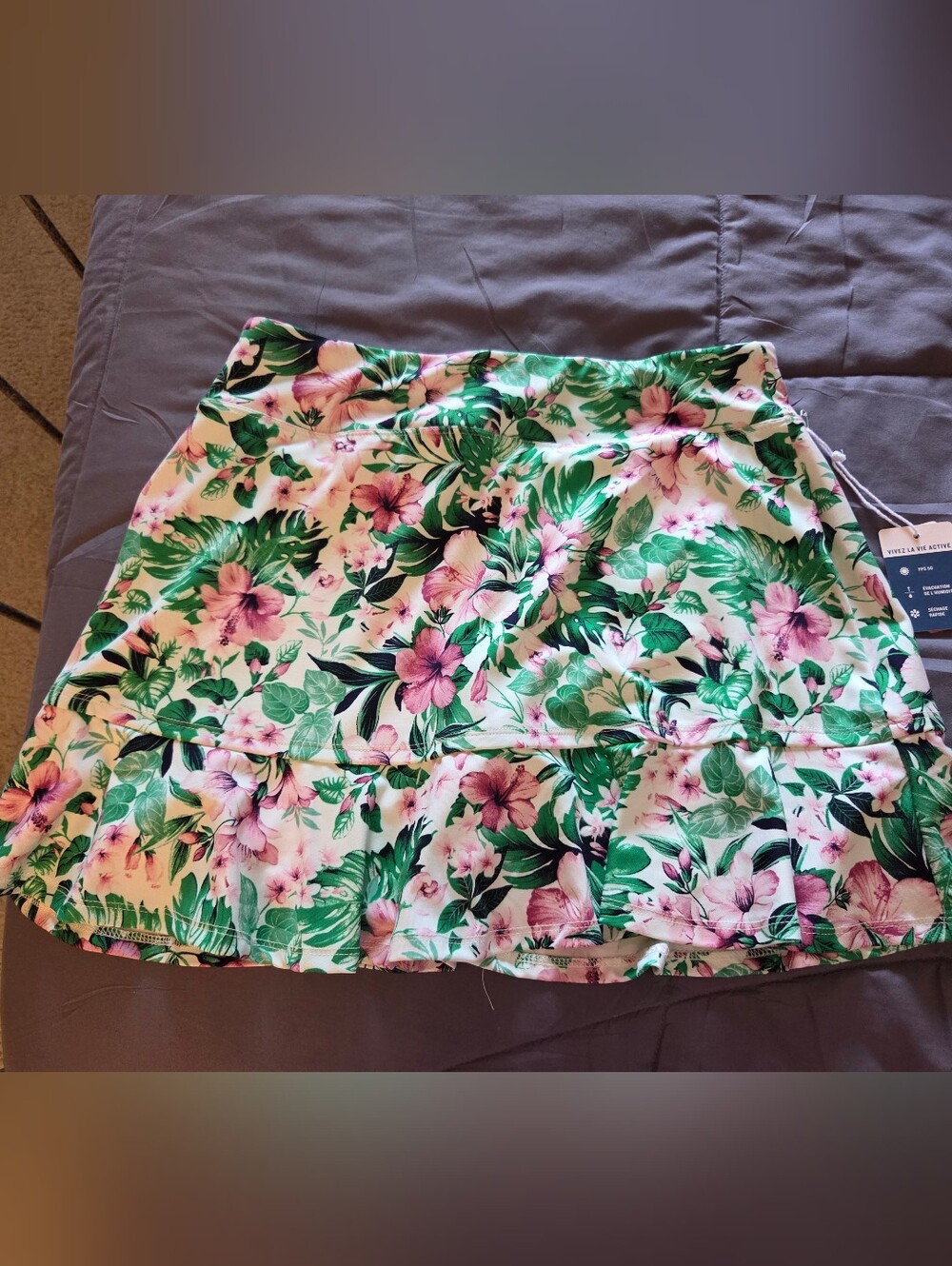 Tommy Bahama Pink & Green Tropical Print Golf Ruffl Hem Skort